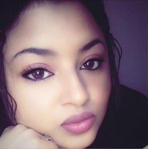 Meet your Posher, Olivia